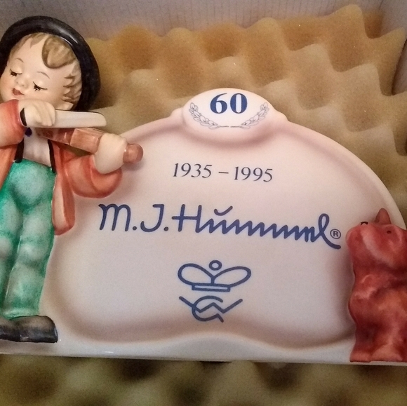 Puppy Love Goebel Hummel Display Plaque #767 TMK7 60 year anniversary w box - Picture 4 of 10